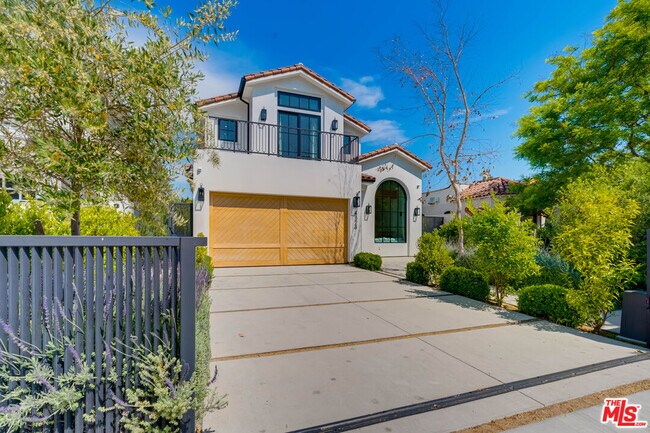 Building Photo - 4324 Camellia Ave