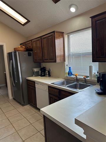 Building Photo - 412 Dillard Ln