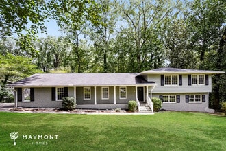 Building Photo - 2644 Club Valley Dr NE