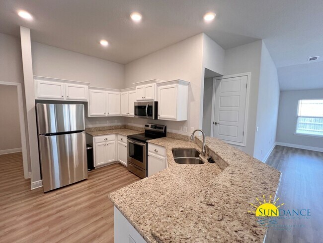 Foto del edificio - Modern 3 Bedroom Home with Community pool!