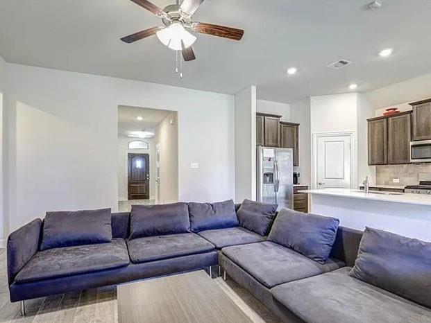 Building Photo - 2925 Cerro Ranch Rd