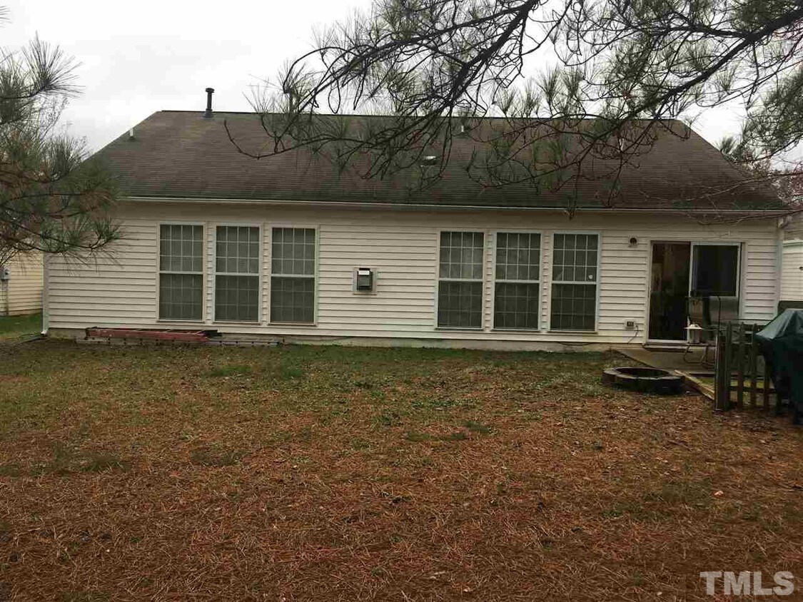 Building Photo - 402 Kinship Ln