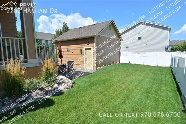 Building Photo - 2202 Hanham Dr