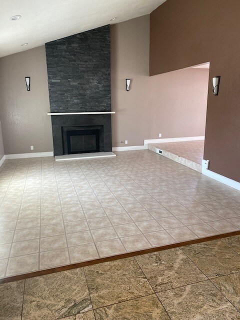 Building Photo - 3181 Simberlan Dr