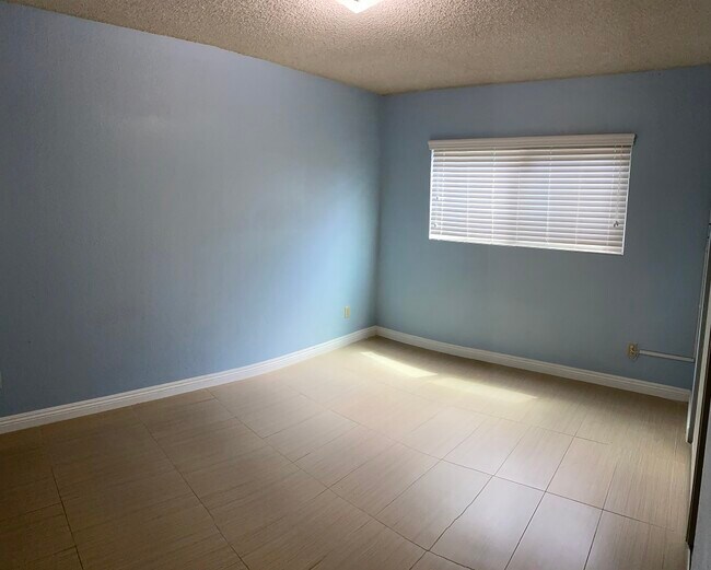 Foto del edificio - 8838 Grand Ave