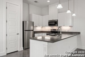Building Photo - 307 San Salvador Ave
