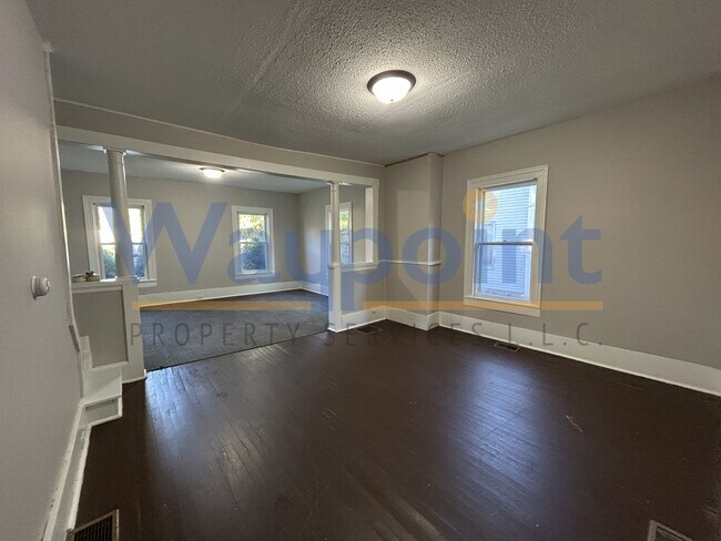 Building Photo - 940 Pleasant St