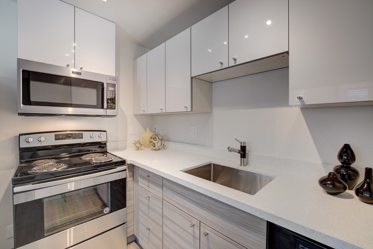 Foto principal - 6714 Greenwood Ave N
