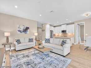 Building Photo - 2561 Seychelles Dr