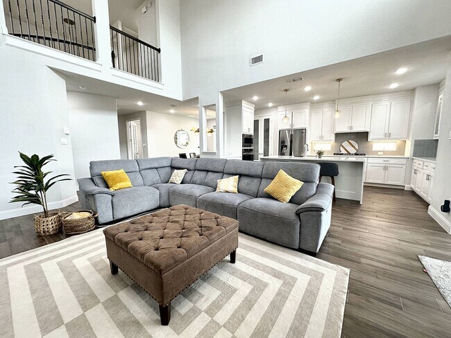 Building Photo - Dream Home with TONS of Upgrades