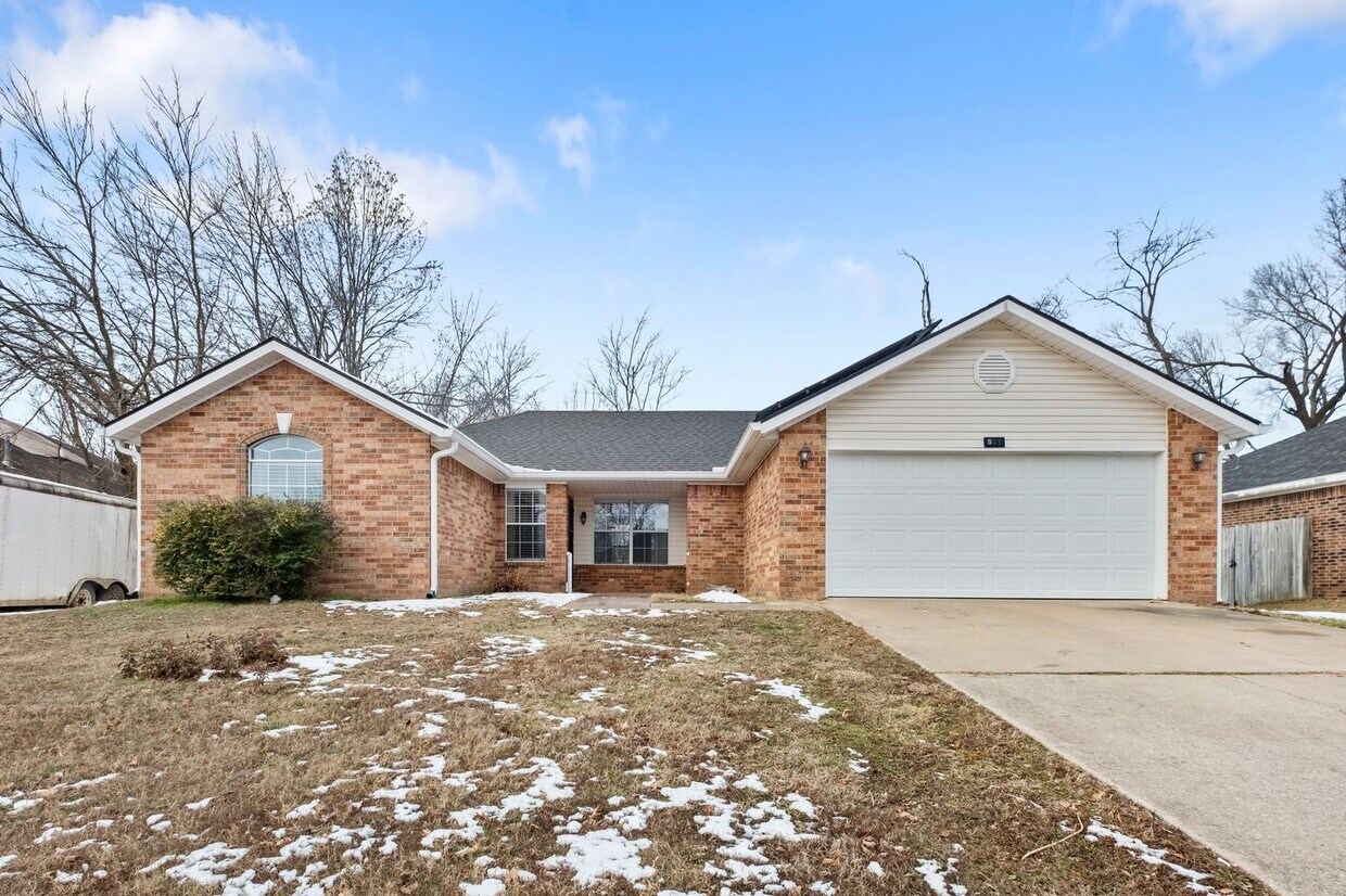 Primary Photo - Charming 4-Bedroom Home with Modern Amenit...