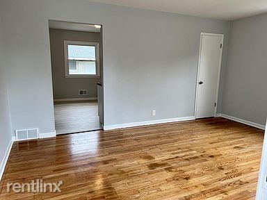 Building Photo - 3 br, 1 bath House - 8314 W Herbert Ave