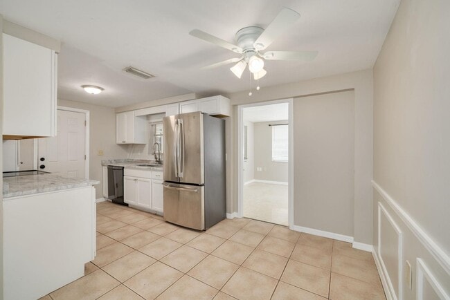Building Photo - 3304 Bluebird Dr