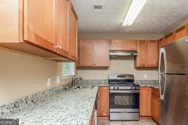 Building Photo - 2210 Rocky Mill Dr