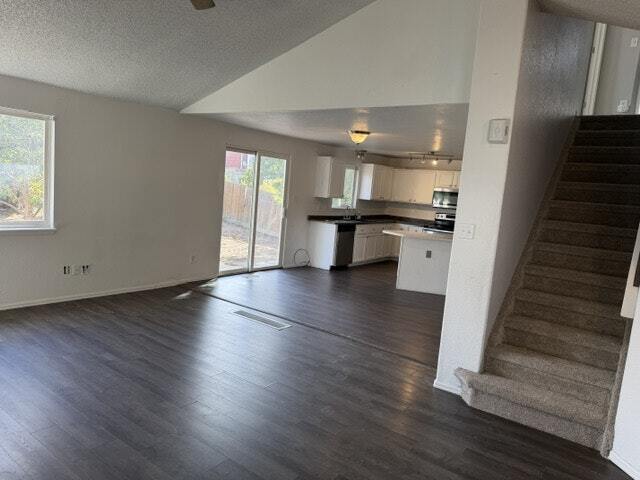Building Photo - 5270 E 128th Way