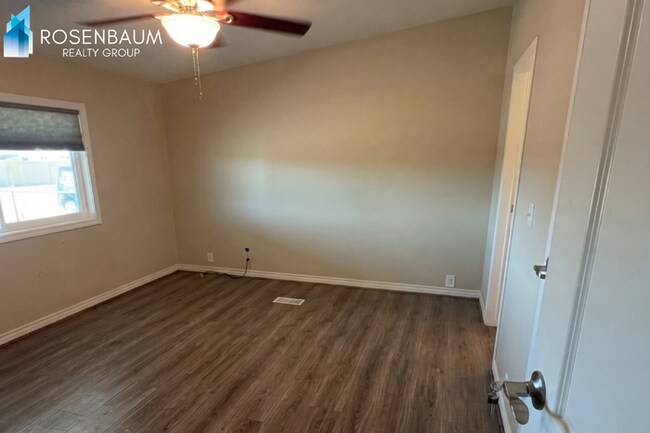 Building Photo - Beautiful and inviting 3 bedroom, 2 bathrooms peoperty with open space and a view to enjoy your s...
