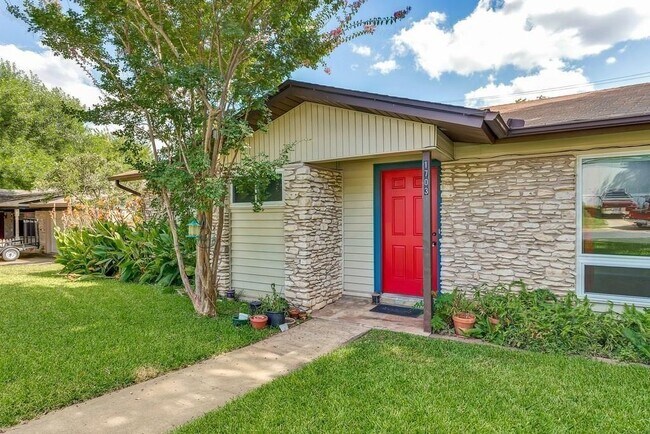 Building Photo - 1703 Rockbridge Ter