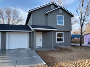 Building Photo - 812 2nd St N