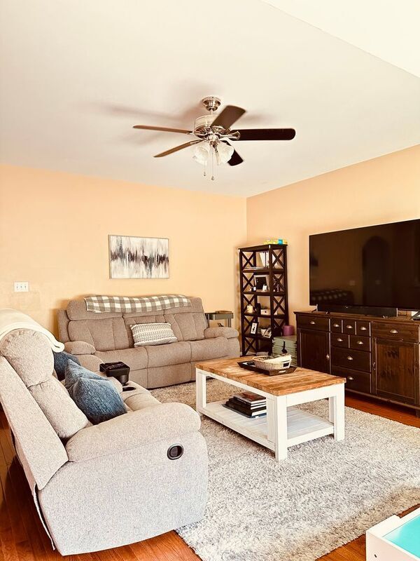 Building Photo - 4536 Briarwood Dr