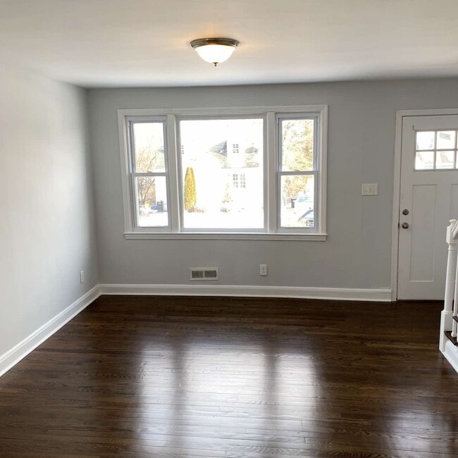 Foto del edificio - 5938 Clayton Ave