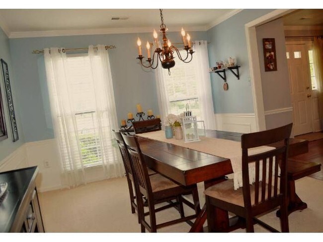 Foto del edificio - Stunning SFH on Cul-de-sac in Lake Ridge
