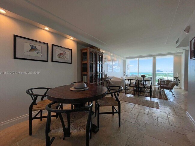 Foto del edificio - 100 Bayview Dr