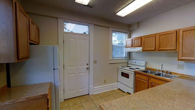 Building Photo - 235 E 11th Ave