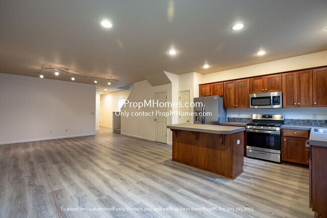 Building Photo - Bright & Functional 3 Bedroom Home in Dama...