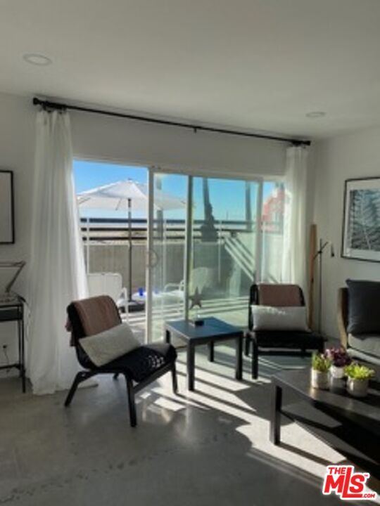 Building Photo - 2609 OCEAN FRONT Walk
