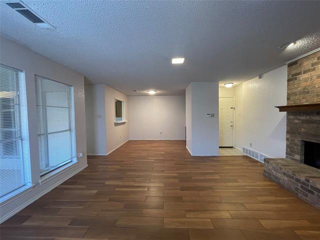 Foto del edificio - 6439 Brookhaven Trail