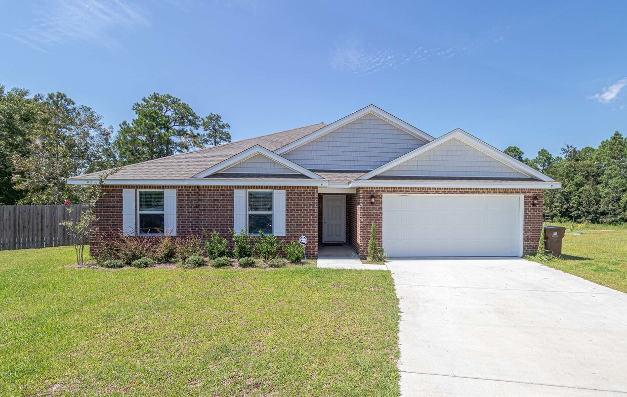 Primary Photo - 9 Periwinkle Ln