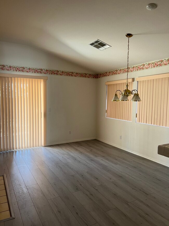 Building Photo - 5505 Ravana Ave