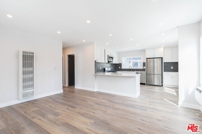 Foto del edificio - 3872 Bentley Ave