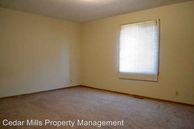 Building Photo - 9105 W Westlawn St