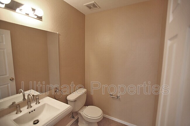 Foto del edificio - 10534 W Alvarado Rd