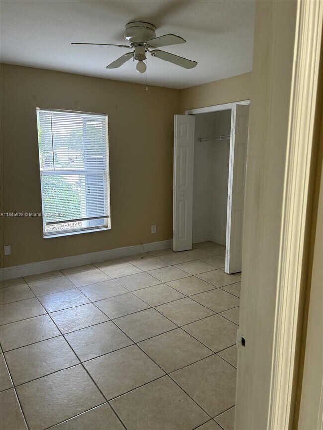 Foto del edificio - 2702 Robin Ave S