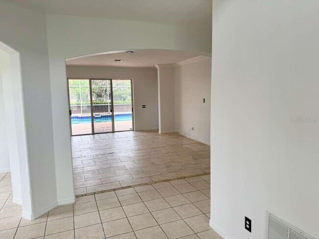 Building Photo - 13832 Hawk Lake Dr