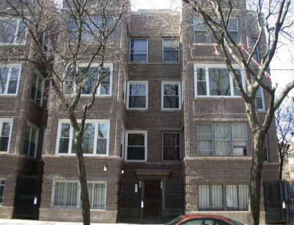 Primary Photo - 7654 N Greenview Ave