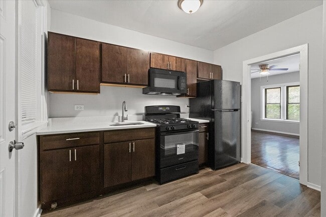 Foto del edificio - 6700 S Merrill Ave