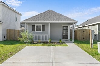 Building Photo - 16759 N Marie Vlg Dr