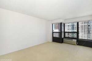Building Photo - 30 E Huron St