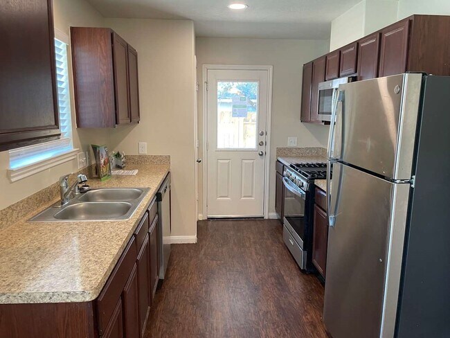 Building Photo - 2646 Needles Throw Ln