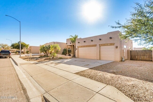Building Photo - 4 br, 2.5 bath House - 9545 E Gary St