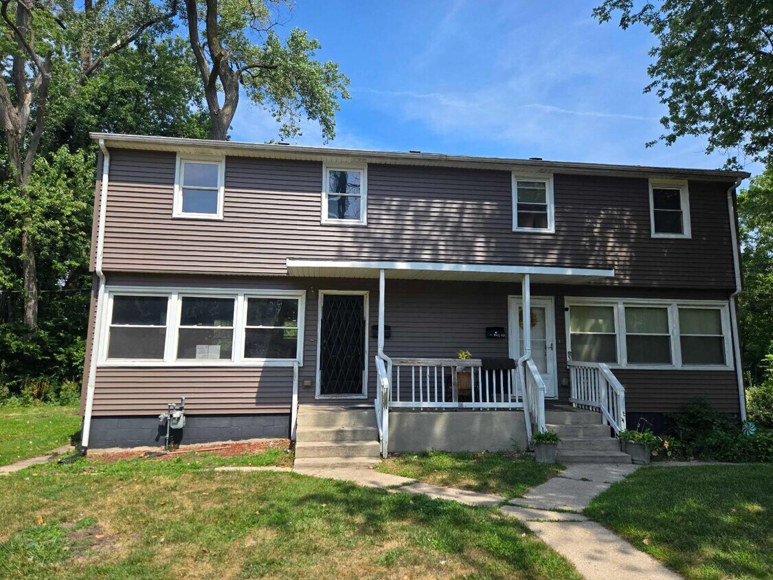 Primary Photo - 3622-28 E 9th Ave