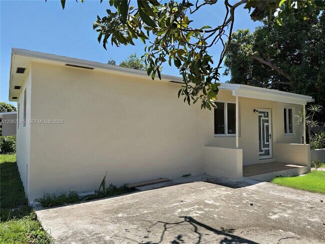 Building Photo - 1740 NW 126th St