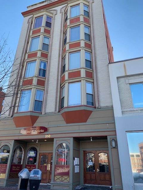 Primary Photo - 160 Main St