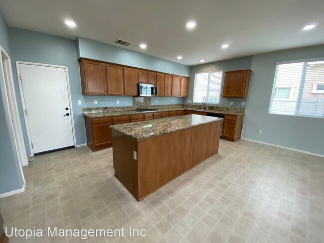Building Photo - 5 br, 4 bath House - 38938 Malva Rosa Dr.
