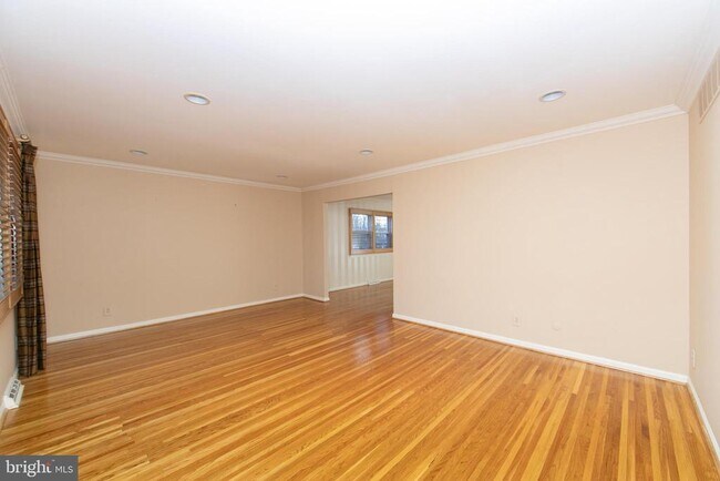 Foto del edificio - 108 Henfield Ave