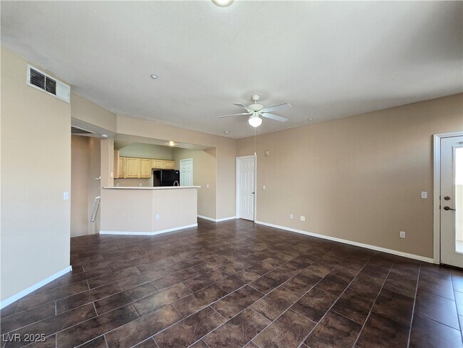 Foto del edificio - 5855 Valley Dr