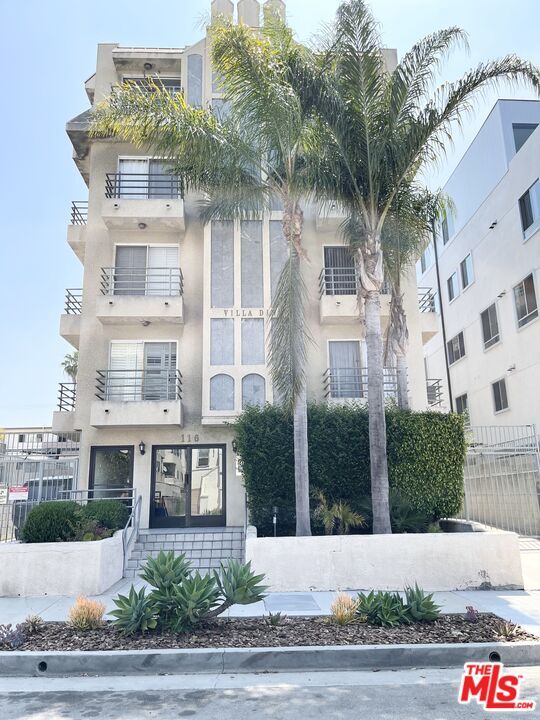 116 S Croft Ave Unit 301, Los Angeles, CA 90048 Room for Rent in Los